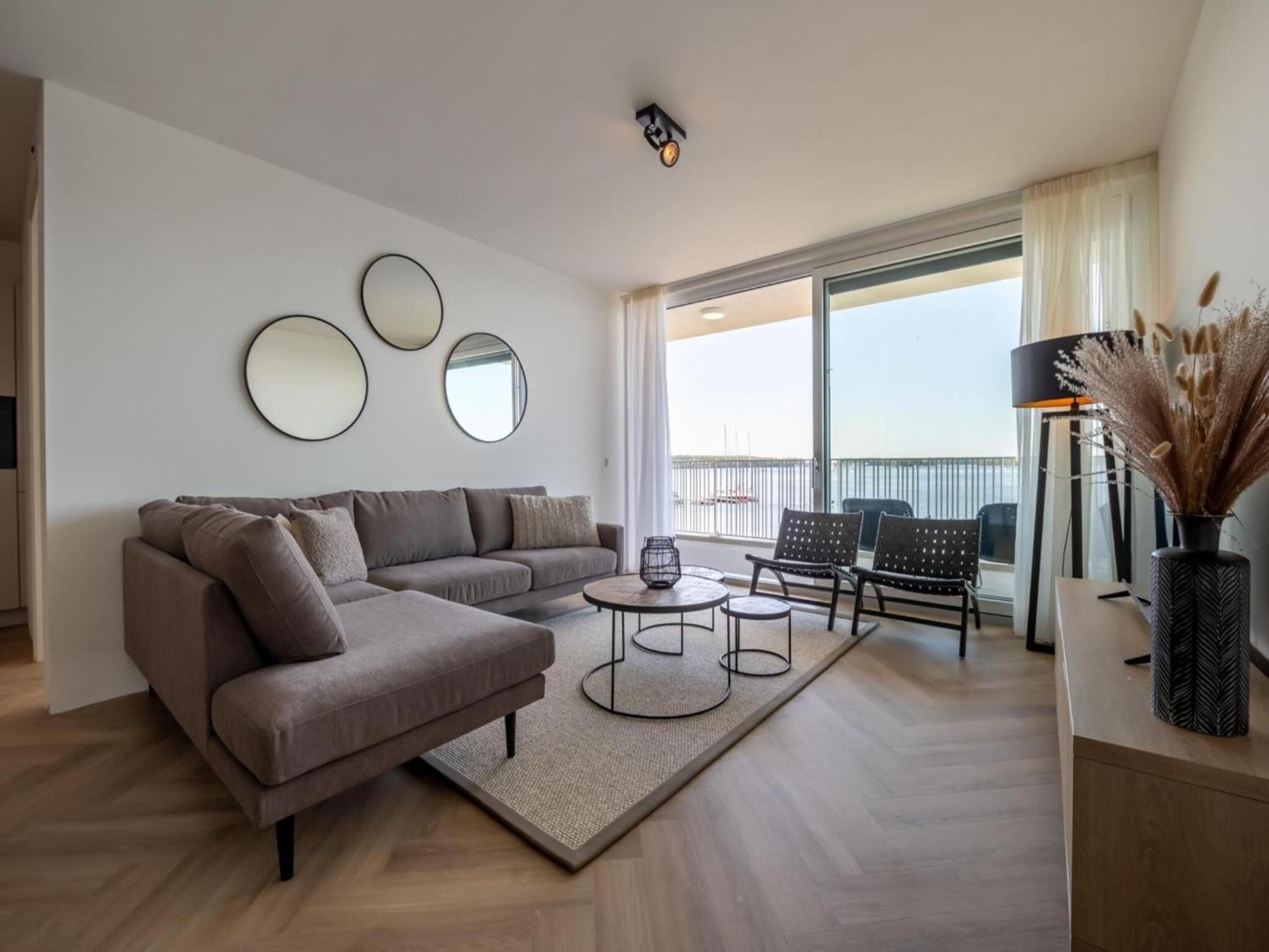 Spacious Waterfront Apartment 아르네마위던 외부 사진