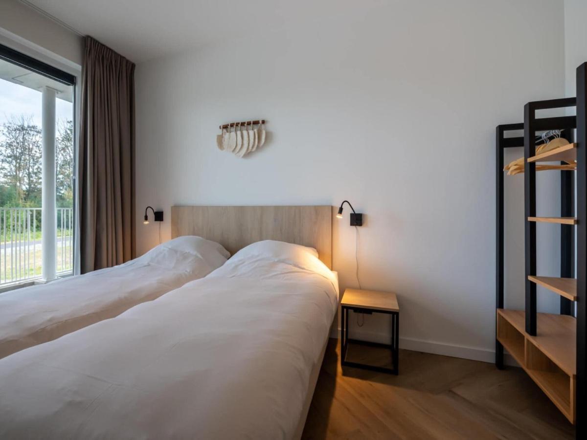 Spacious Waterfront Apartment 아르네마위던 외부 사진