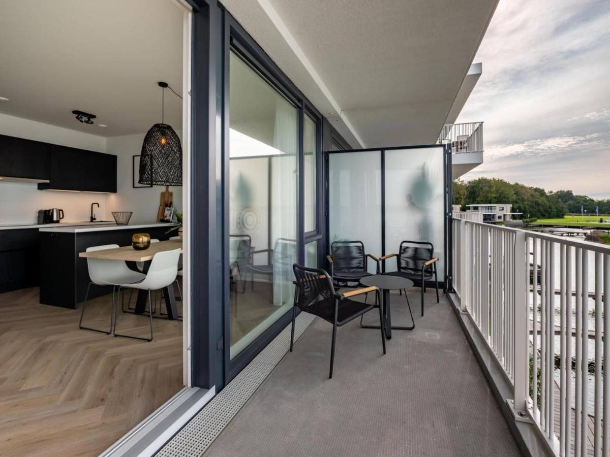 Spacious Waterfront Apartment 아르네마위던 외부 사진