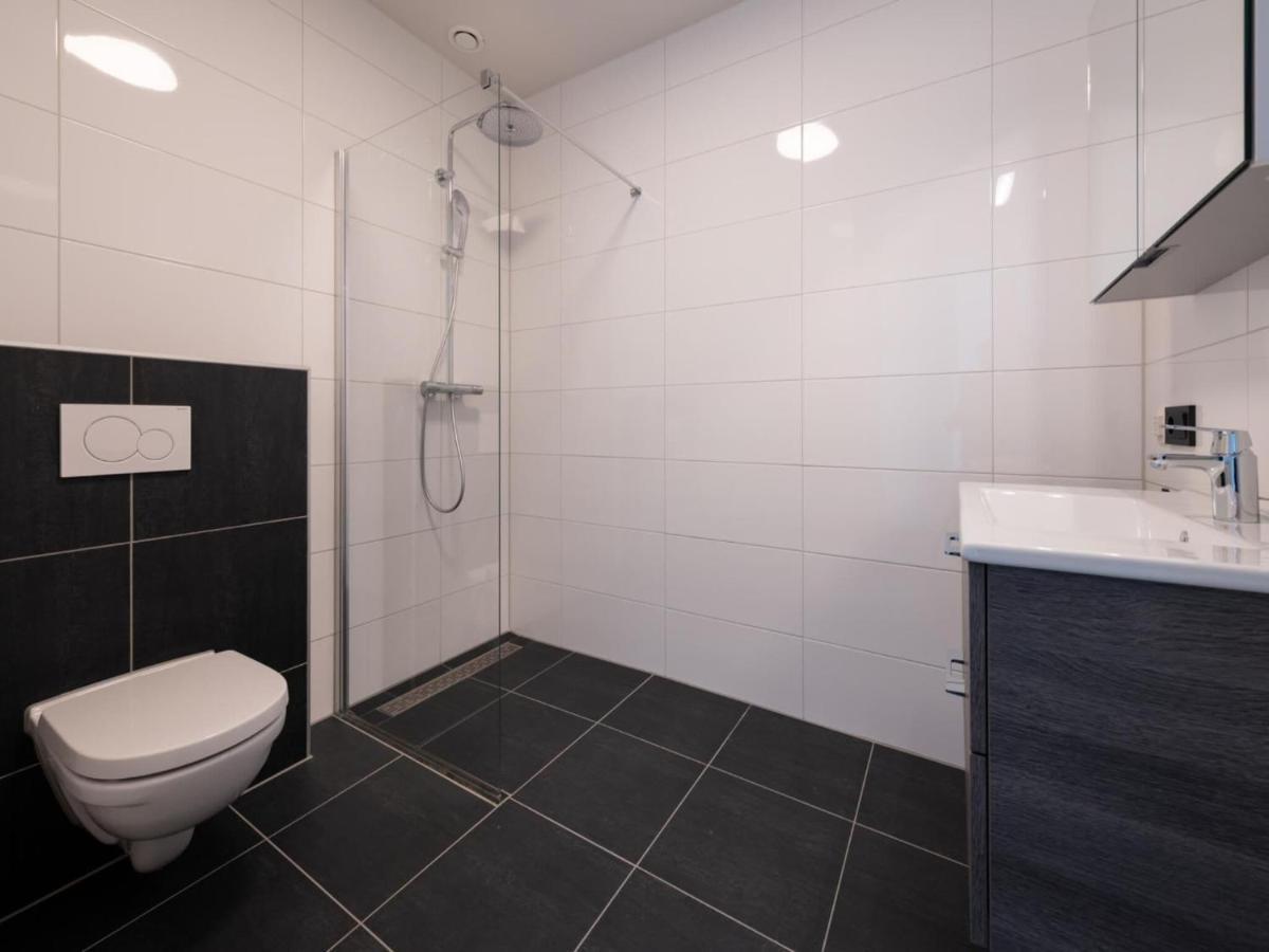 Spacious Waterfront Apartment 아르네마위던 외부 사진